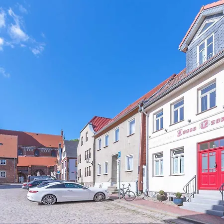 Daire Altstadt Idylle-ein Charmantes Refugium In Der Historischen Altstadt Von Mueritz